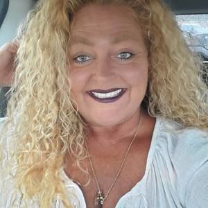 Meet your Posher, Nikkii